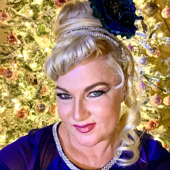 Meet your Posher, Elaine - Picture 4 of 10